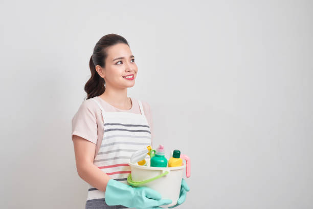 عاملات منازل بالشهر في صحم