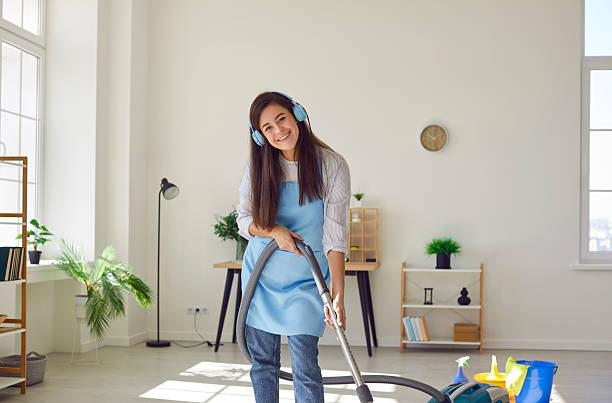 عاملات منازل بالشهر في صحم