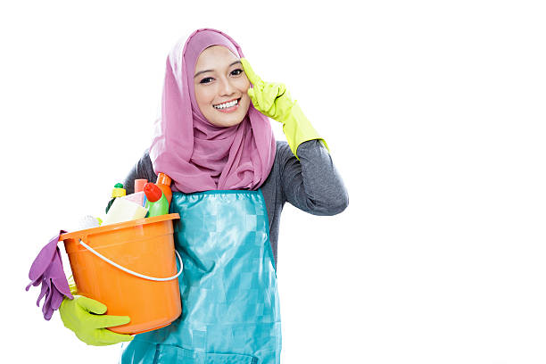 الفرق بين عاملة مبيت وعاملة بالشهر