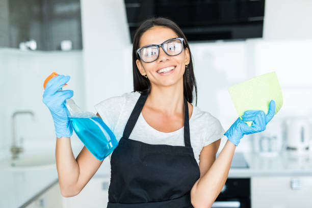 خادمات بالشهر 