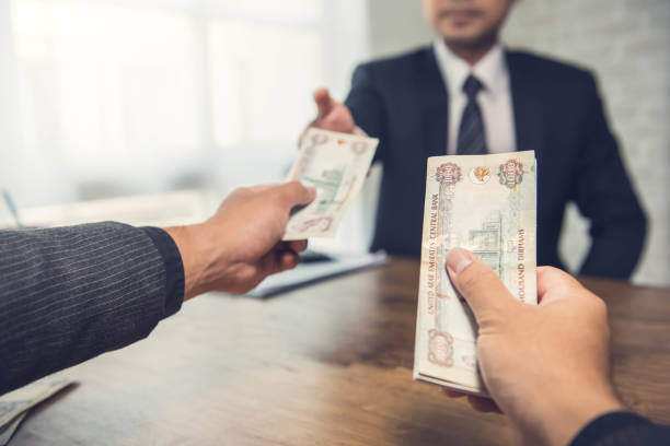 رسوم نقل الكفالة في سلطنة عمان 2025